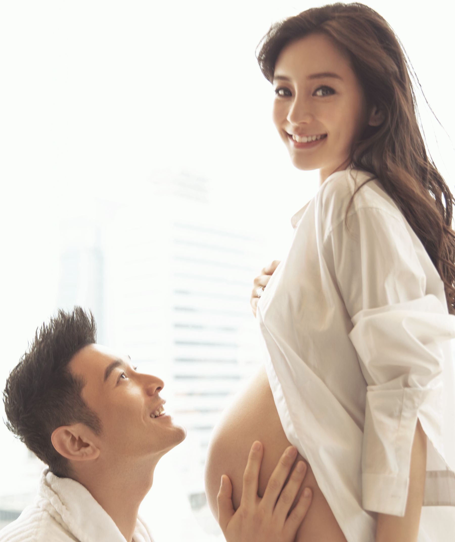 黄晓明首次公开老婆孕照感慨:当妈妈太不容易了