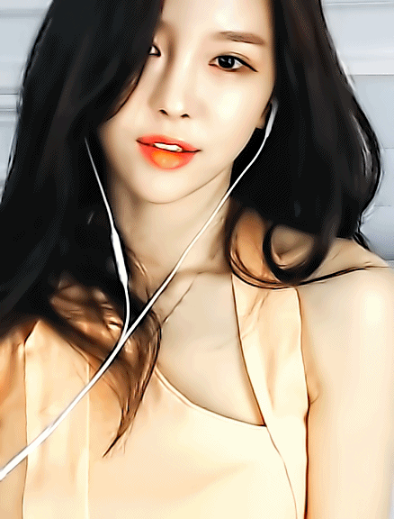 王思聪曾花2千万签约的韩国女主播尹素婉一组美艳动图