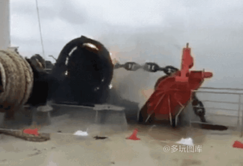全球搞笑gif:难怪日本妹子都长得苦眉苦脸,就是被综艺