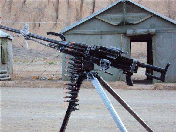 解放军制造出世界第一轻的重机枪,让美国兵胆寒的89式