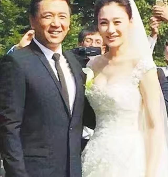 42岁李小冉为何嫁给徐佳宁,他到底是怎样一个人?