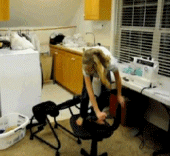 爆笑gif:女司机这脑洞可够大的,这下可算套牢了