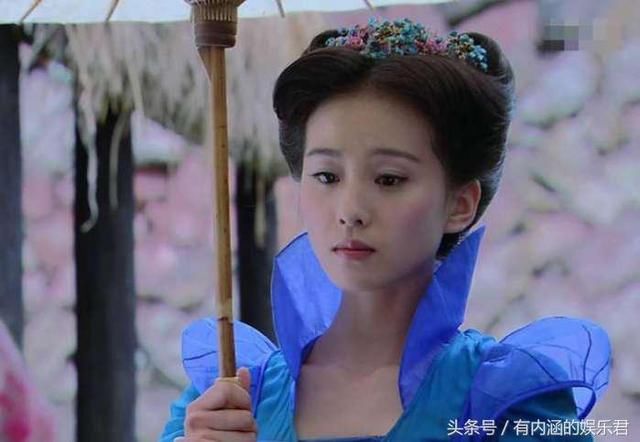 4,龙葵,刘诗诗饰演的龙葵楚楚动人,惹人怜惜!一身蓝裙更是清秀脱俗!