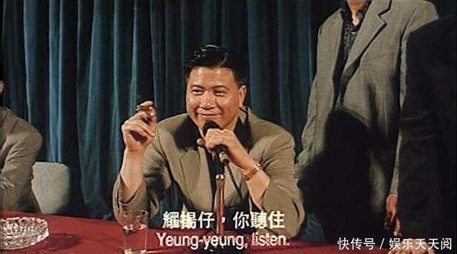 61岁万梓良和63岁周润发近照对比,网友:大背头,叼雪茄