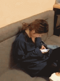 搞笑gif:小孩不懂事,她不懂长得丑跟猥琐是两个意思