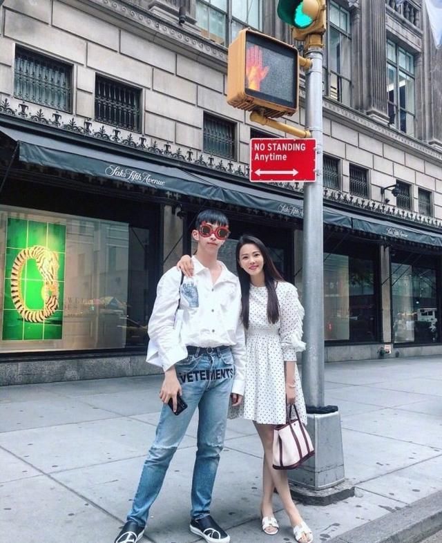 伊能静儿子近照曝光,身材比例简直了,长相随爸爸,和吴亦凡很像