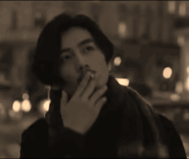 可以说大部分的明星都抽烟,那究竟有哪些明星是老烟