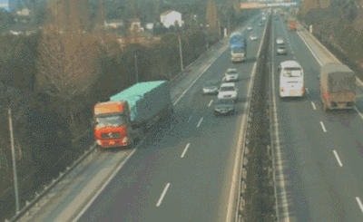 罚款200元, 记12分; 五是在道路上车辆发生故障,事故停车后,不按规定