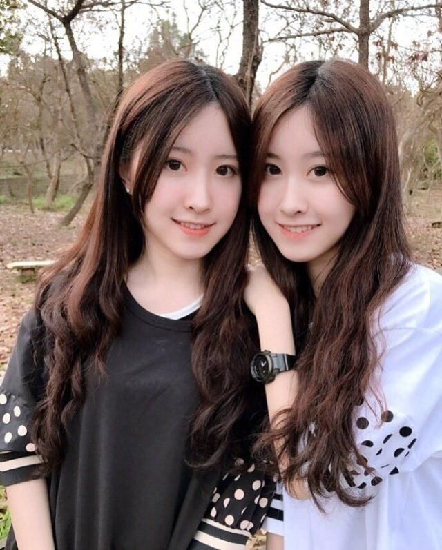 15年前的网红小可爱双胞胎,如今已亭亭玉立长成大美女