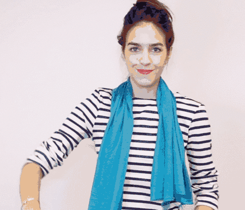 4 5 6 纯色围巾的搭配,一长一短的围巾系法才有层次感. 7 9 10 12