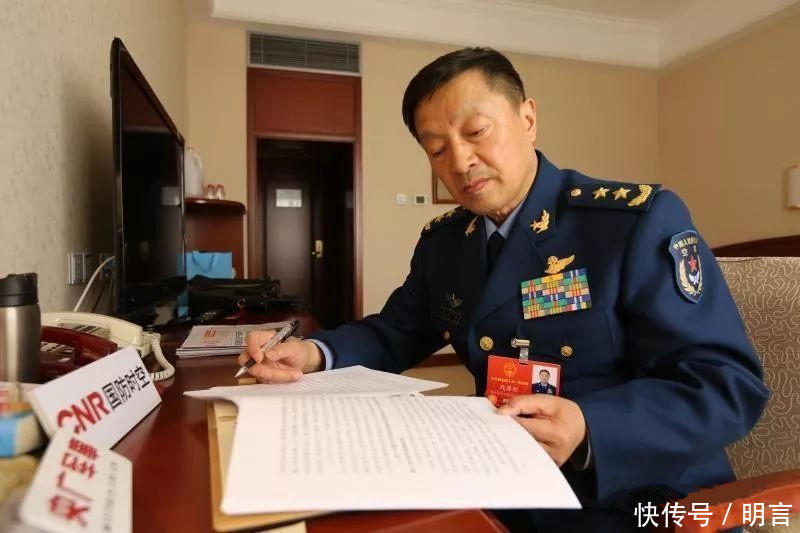 二十几岁当团长,三十几岁当师长,空军就有不少
