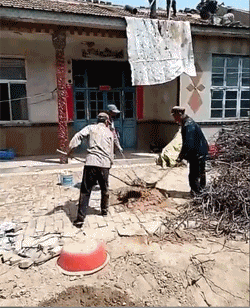 搞笑gif:我国人民也有开挂的时候!