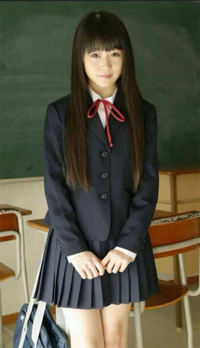日本女生的校服裙子为什么越来越短?
