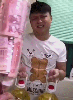 你竟然背着我藏私房钱,这个地方你都能想得到!