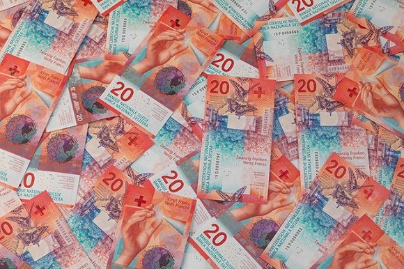 然而,也正因20瑞郎新版纸币在面积大小上作出了调整,因此瑞士各家