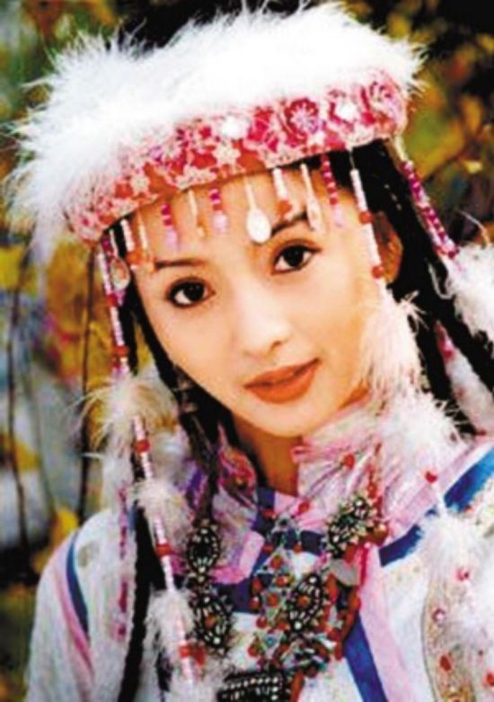 部清宫古装大戏《如懿传》和《延禧攻略》再次将"香妃"一角搬上了荧屏