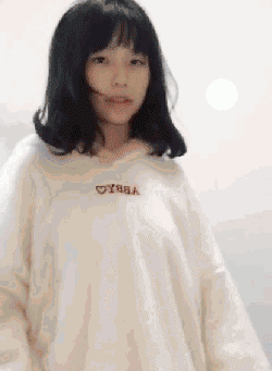 搞笑gif:是什么歌让你感动的流下眼泪