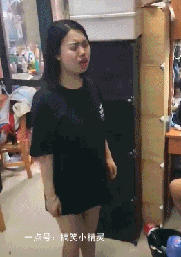 搞笑gif:好好的一个妹子,被一口牙给毁了,可惜了