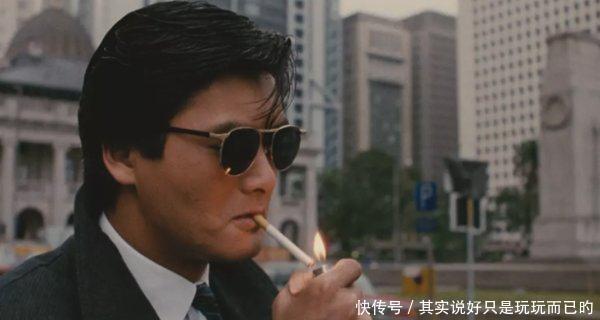 周润发点烟,张耀扬甩烟,任达华灭烟,论技术都不如这位