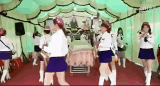 清明奇观:坟头蹦迪,灵车艳舞,这些恶俗祭扫方式,比你想象得更流行