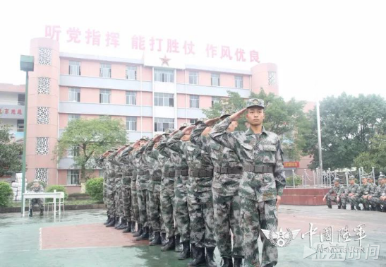 从"小作坊"到"批量化",陆军新兵"基地化训练"带来了什么?