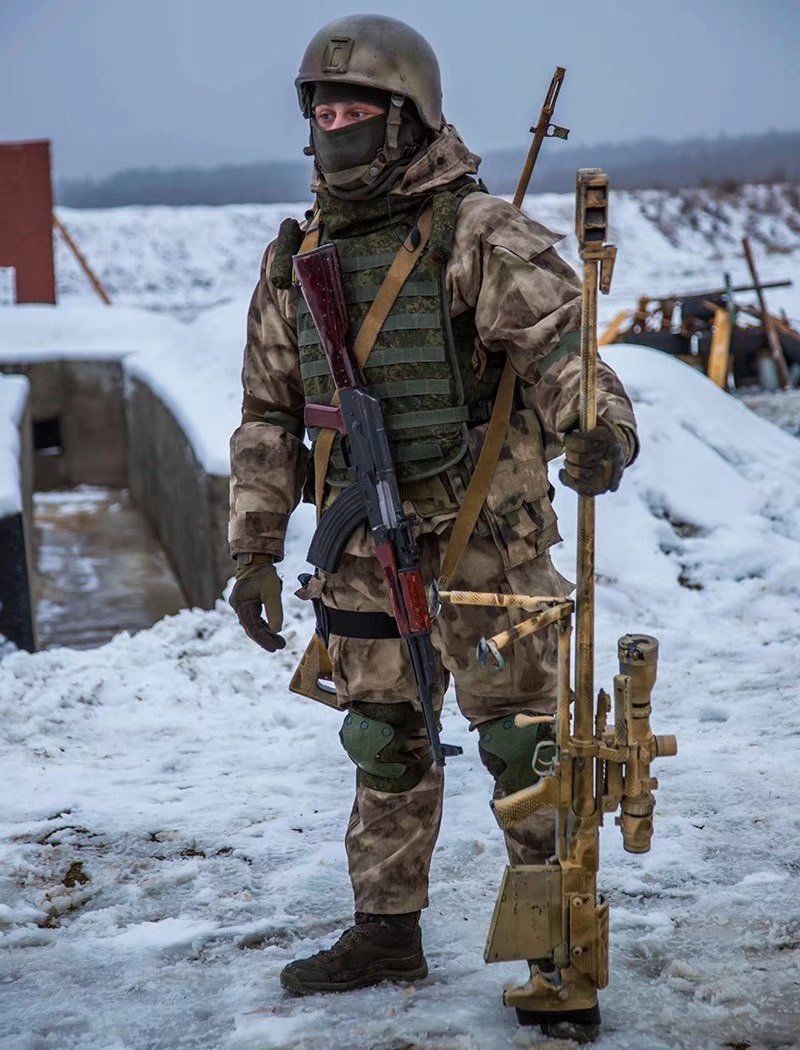 俄军特种兵训练 狙击手使用罕见的"无托大狙"