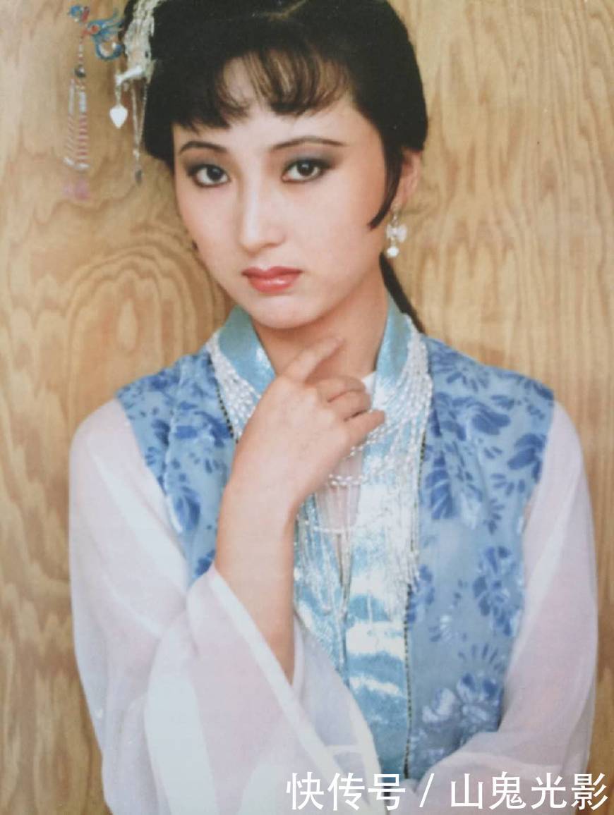 陈晓旭的黛玉妆中竟然有款"小烟熏"