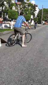 搞笑gif图:听说有免费健身,我和闺蜜们都去啦