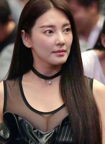 张雨绮王安全同台再相见,张雨绮挤到变形,王安全直言对她没感觉