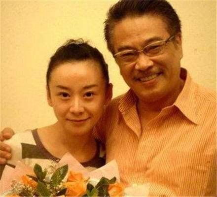 吴孟达养4老婆5孩子 每月生活费30万