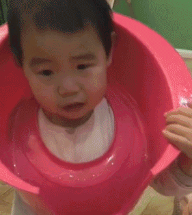 no.10 很想知道,这熊孩子是怎么钻进去的?