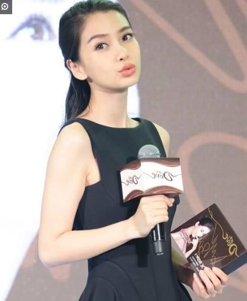 女明星最美嘟嘟嘴,让人忍不住想要亲一口,只有她却让