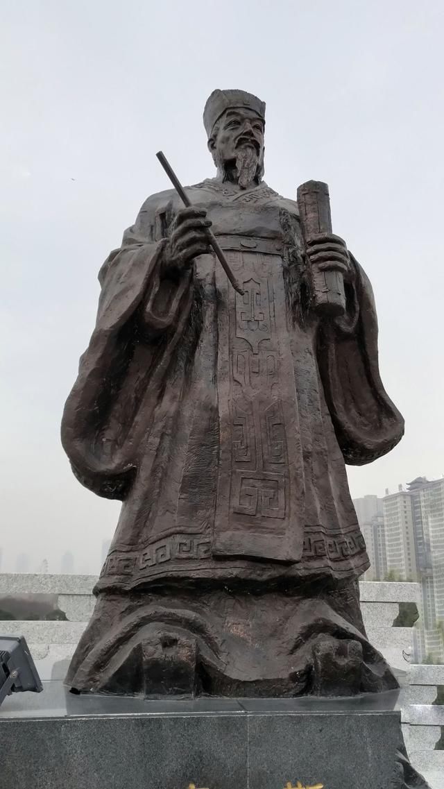 咸阳古渡廊桥人物雕塑