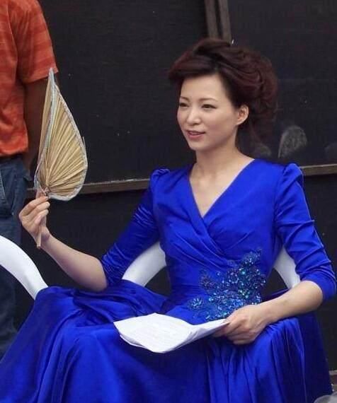 董卿老公是农民出身 如今在上海赫赫有名 与前妻育有一对龙凤胎
