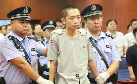 今天上午9点9分,"米脂4·27故意杀人案"罪犯赵泽伟被执行死刑,榆林市