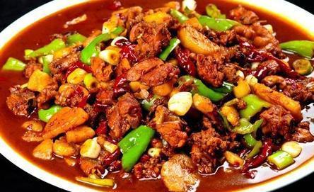 新疆大盘鸡日销850份 溜达鸡一年溜出2000万营业额