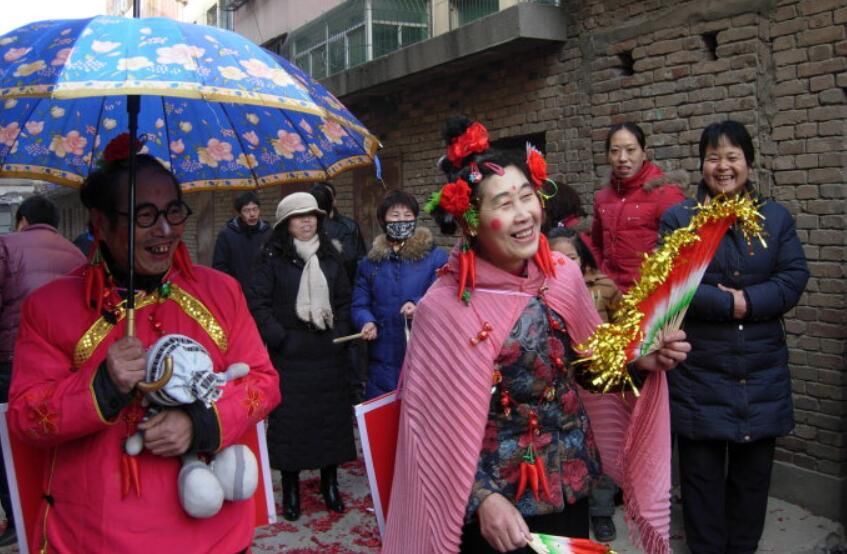 实拍:关中农村婚礼,大闹公婆,现场样子狼狈不堪