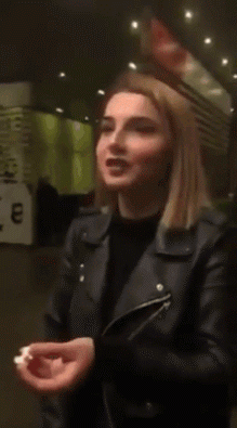 搞笑gif:这是女汉子还是伪娘,谁能告诉我?