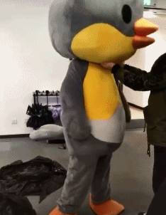 一般vrchat的萌妹子都是糙汉音的大兄弟,真的