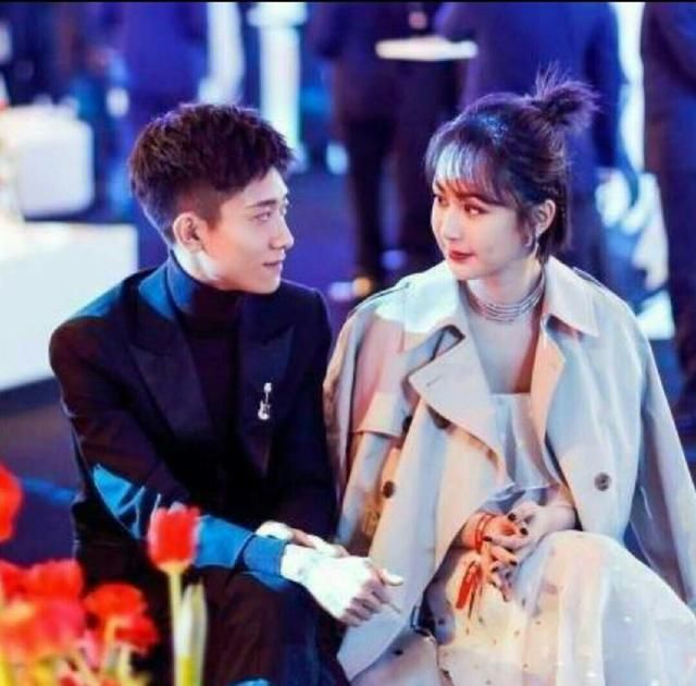 张一山看杨紫眼神