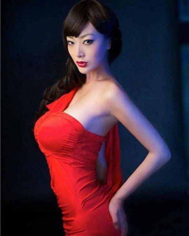 一部三级片走红,成为取代柳岩的中国"乳神"