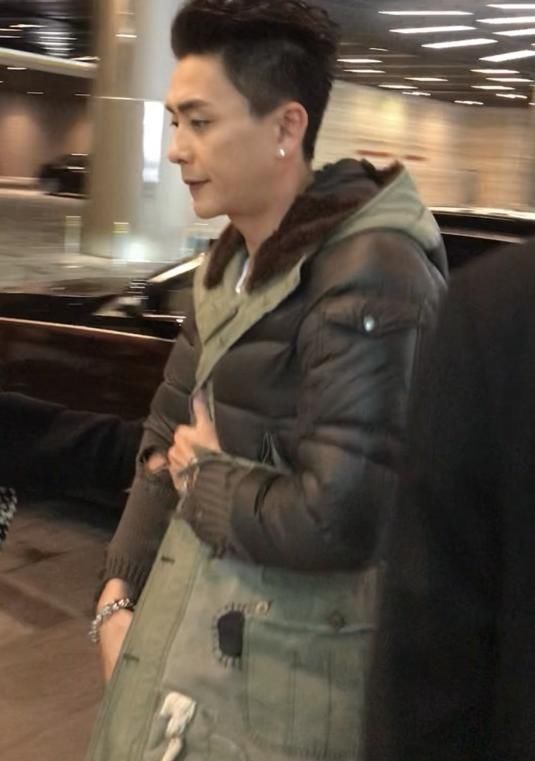 恐怕再过十年黄宗泽也会依然帅气吧!