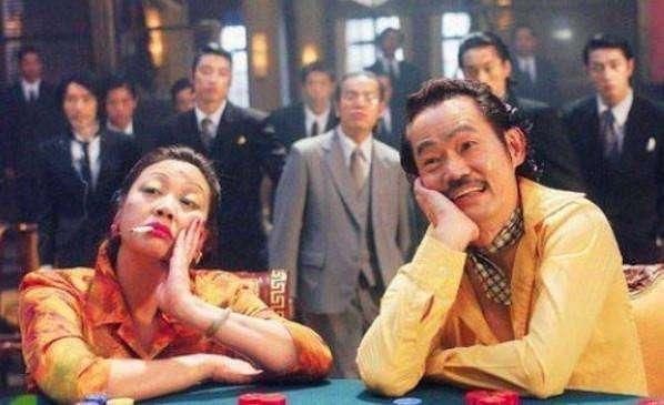 周星驰电影《功夫》中,包租公与包租婆的武功谁更厉害