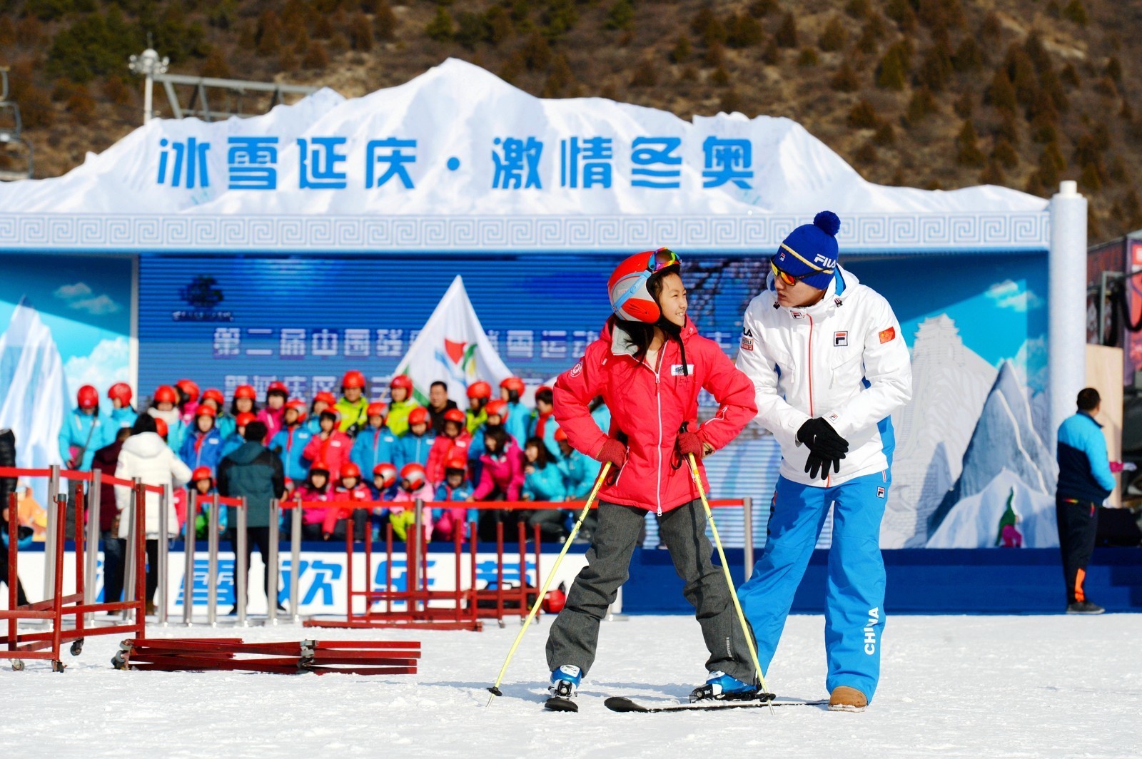 冬奥延庆赛区掀起全民冰雪运动时尚风潮