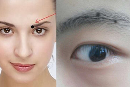 重要的是要注意,如果眉头上的痣在眉毛外面,是看得见的,这可能是凶痣
