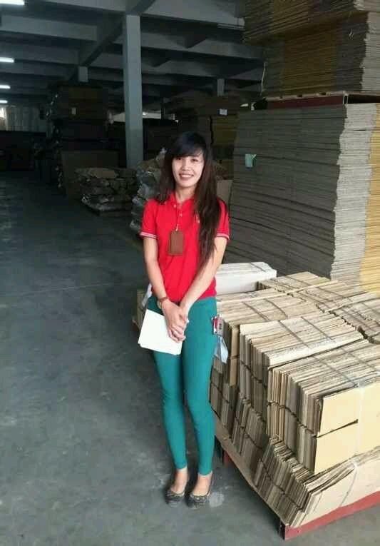 越南年轻女孩在中国打工的生活状态,年轻貌美多人追