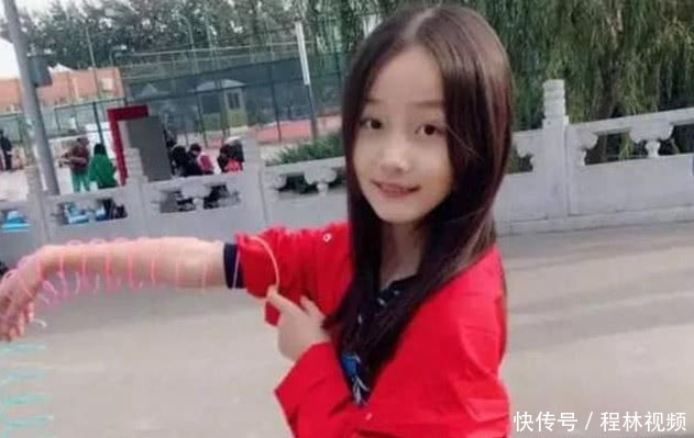 赵薇女儿晒照片,美的像小仙女,网友:我等你长大!