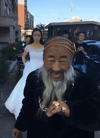 新娘子一点都不高兴