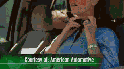 姑娘,胸再大也要系好安全带,你不怕危险但我看着难受!