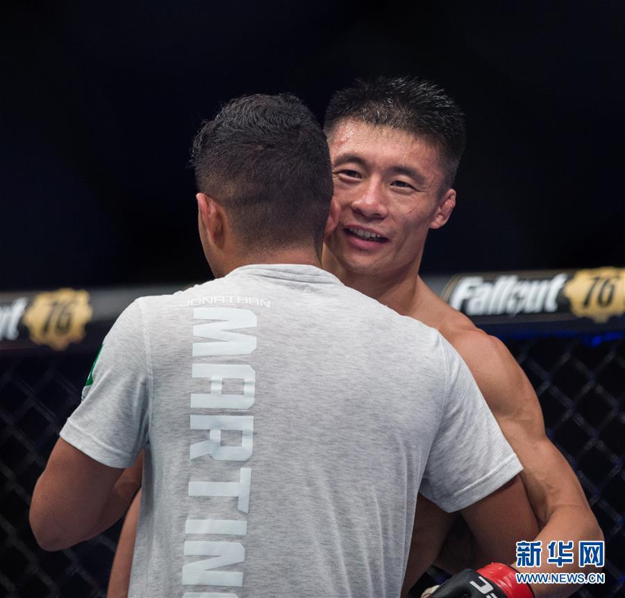 综合格斗ufc234:乌力吉布仁不敌马丁内斯